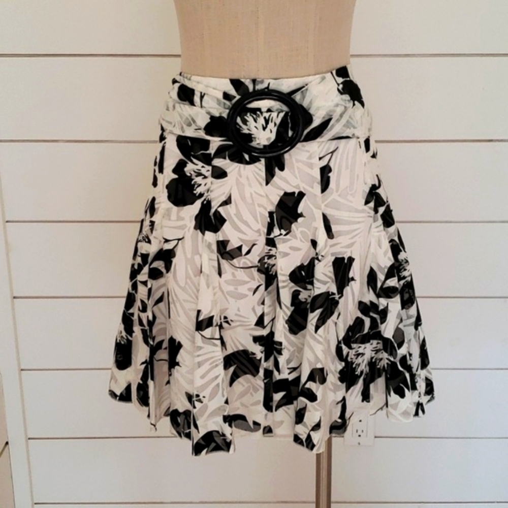 CATCH MY I size 11 black and white floral puffy midi skirt